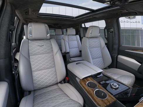 New 2026 Cadillac Escalade ESV Platinum Sport w/ LPO, ONYX Package AWD/4WD image 16