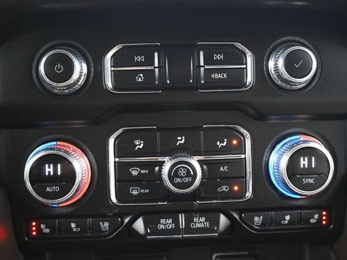 Certified 2023 GMC Yukon XL SLT w/ SLT Premium Package image 15