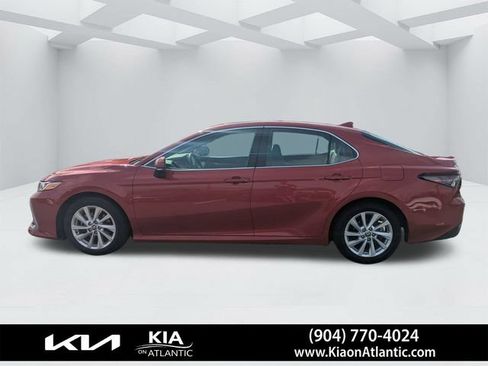 Used 2024 Toyota Camry LE w/ Convenience Package FWD image 5