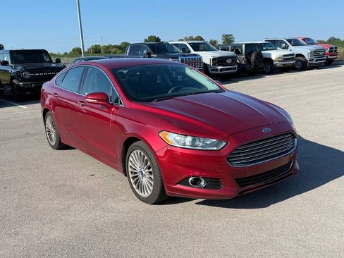 Used 2016 Ford Fusion Titanium FWD image 2