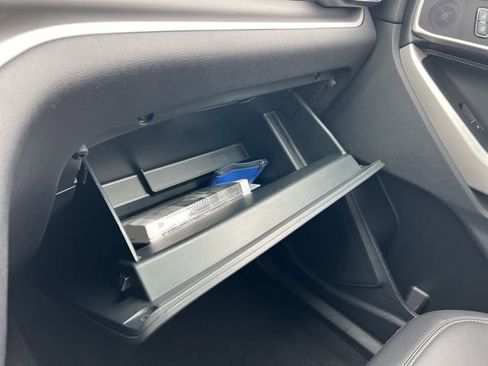 Certified 2022 Ford Explorer XLT w/ Equipment Group 202A image 17