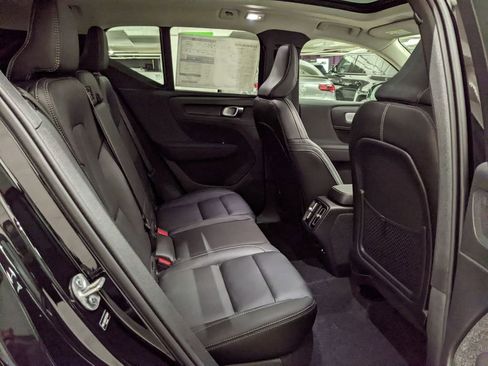 New 2026 Volvo XC40 B5 Plus w/ Climate Package image 25