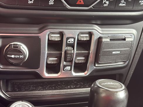 Used 2021 Jeep Gladiator Overland AWD/4WD image 44