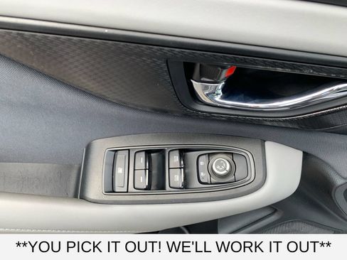 Used 2025 Subaru Outback Premium AWD/4WD image 12
