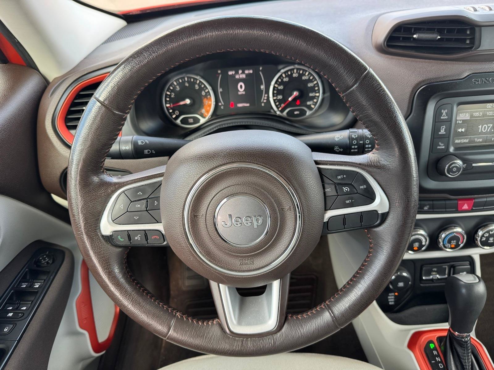 Used 2015 Jeep Renegade Latitude AWD/4WD image 8