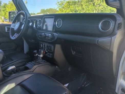 Used 2023 Jeep Wrangler Unlimited Sahara w/ LED Lighting Group AWD/4WD image 35