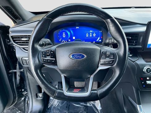Used 2020 Ford Explorer ST image 11