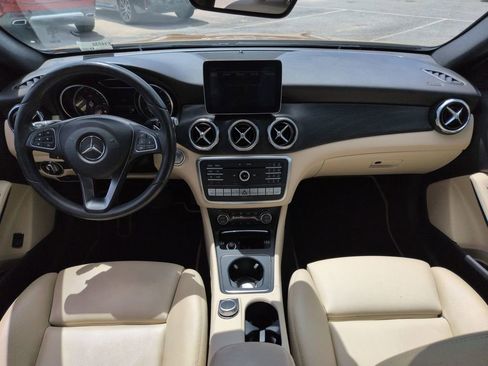 Used 2018 Mercedes-Benz GLA 250 4MATIC w/ Premium Package image 25