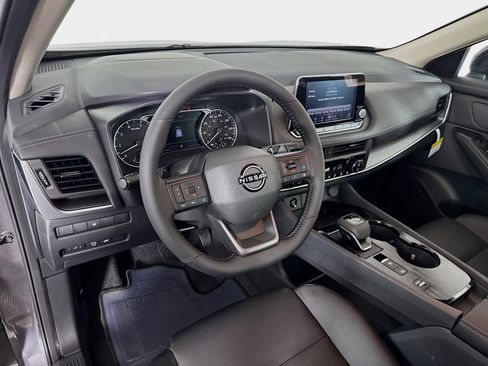New 2026 Nissan Rogue SV FWD image 9