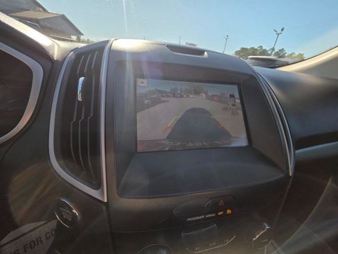 Used 2019 Ford Edge SEL w/ Cold Weather Package image 18