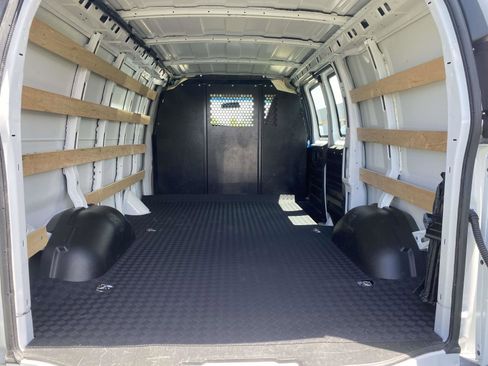 Used 2024 Chevrolet Express 2500 w/ Driver Convenience Package RWD image 8