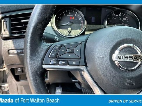 Used 2018 Nissan Rogue SV FWD image 10