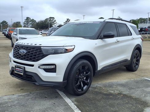 Used 2024 Ford Explorer ST-Line w/ Class IV Trailer Tow Package image 3