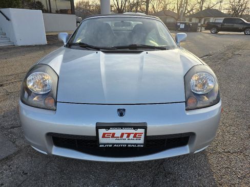 Used 2001 Toyota MR2 image 10