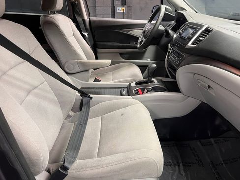 Used 2019 Honda Pilot LX image 4
