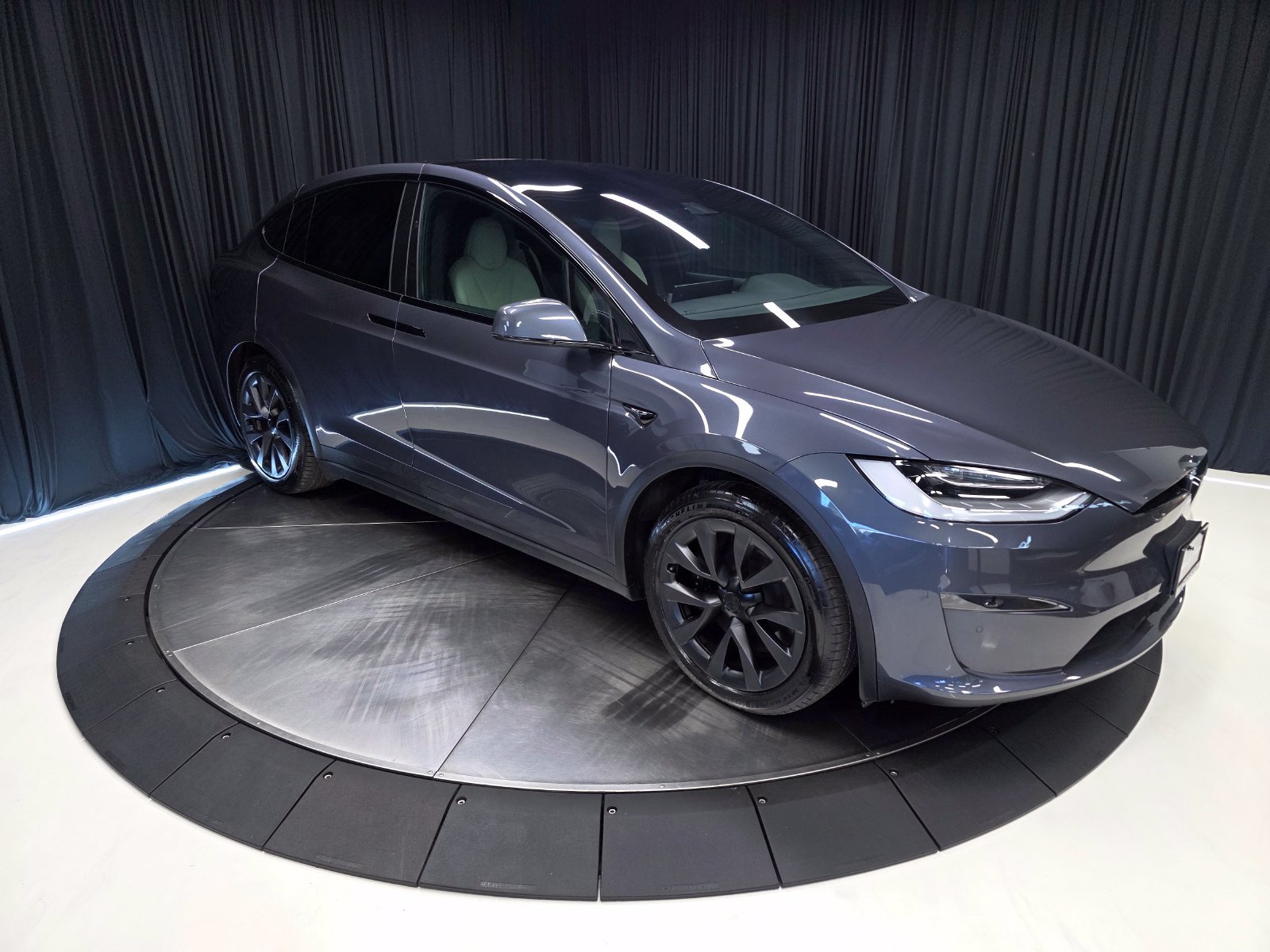 Used 2022 Tesla Model X Plaid AWD/4WD image 17