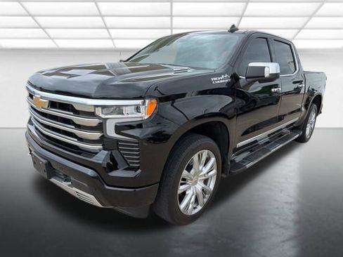Used 2024 Chevrolet Silverado 1500 High Country w/ High Country Premium Package image 4