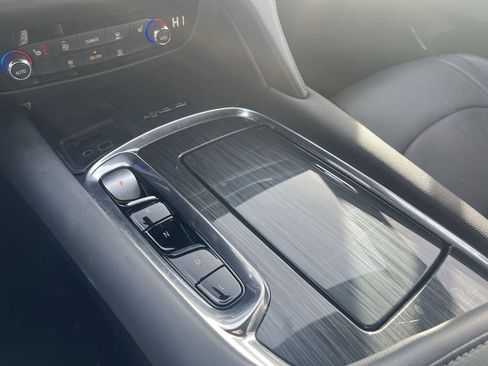 Used 2023 Buick Enclave Essence image 21