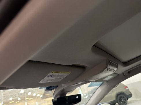 Certified 2023 Volkswagen Taos SE w/ Panoramic Sunroof Package FWD image 10