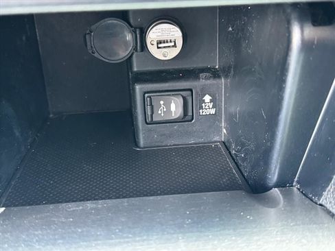 Used 2014 Toyota Camry SE image 24