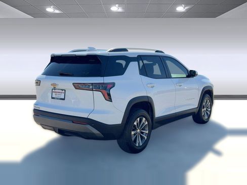 Used 2025 Chevrolet Equinox LT w/ Convenience Package II image 9