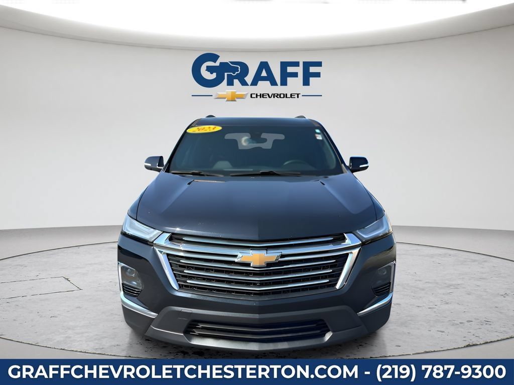 Used 2023 Chevrolet Traverse LT w/ Rear Camera Mirror Package AWD/4WD image 12