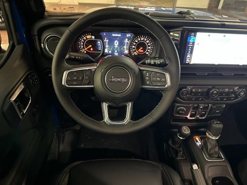 New 2026 Jeep Wrangler Unlimited Sahara AWD/4WD image 13