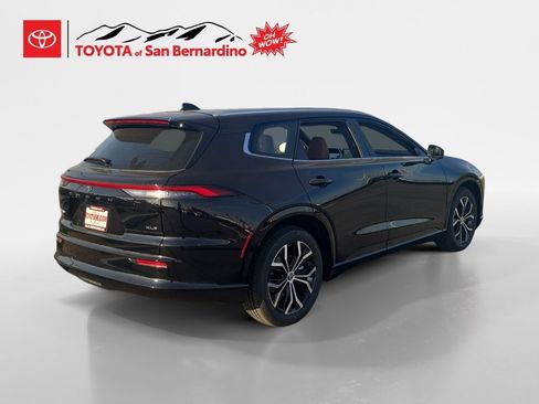 New 2025 Toyota Crown Signia image 5