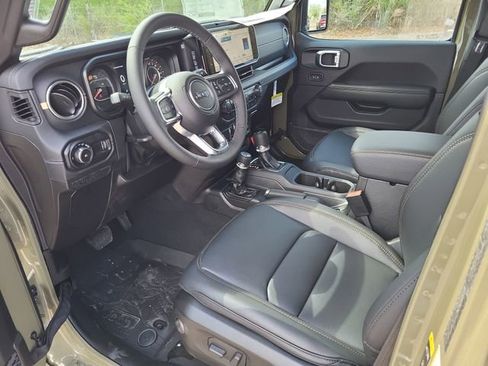 New 2026 Jeep Wrangler Unlimited Sahara AWD/4WD image 13