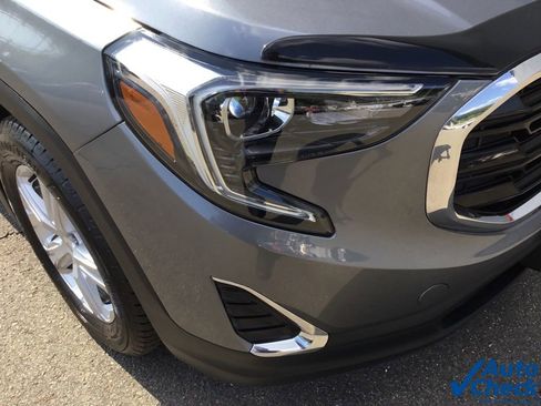 Used 2019 GMC Terrain SLE w/ Driver Convenience Package image 17