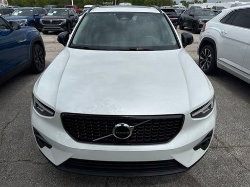 Used 2023 Volvo XC40 B5 Plus w/ Climate Package AWD/4WD image 8