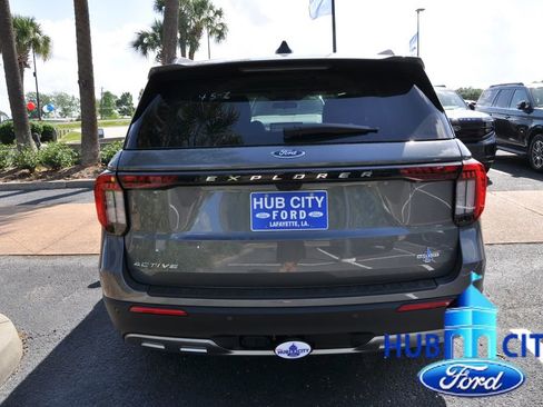 New 2026 Ford Explorer Active RWD image 4
