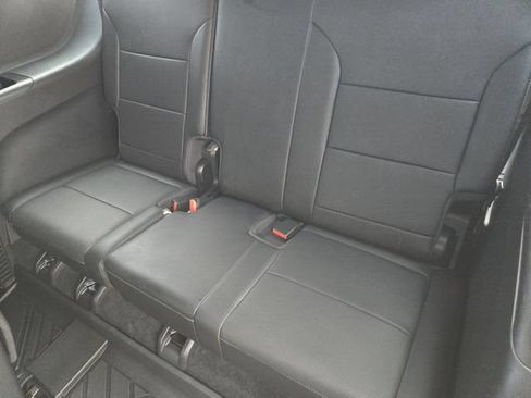 Used 2025 Chevrolet Traverse LT w/ Sun and Wheel Package FWD image 31