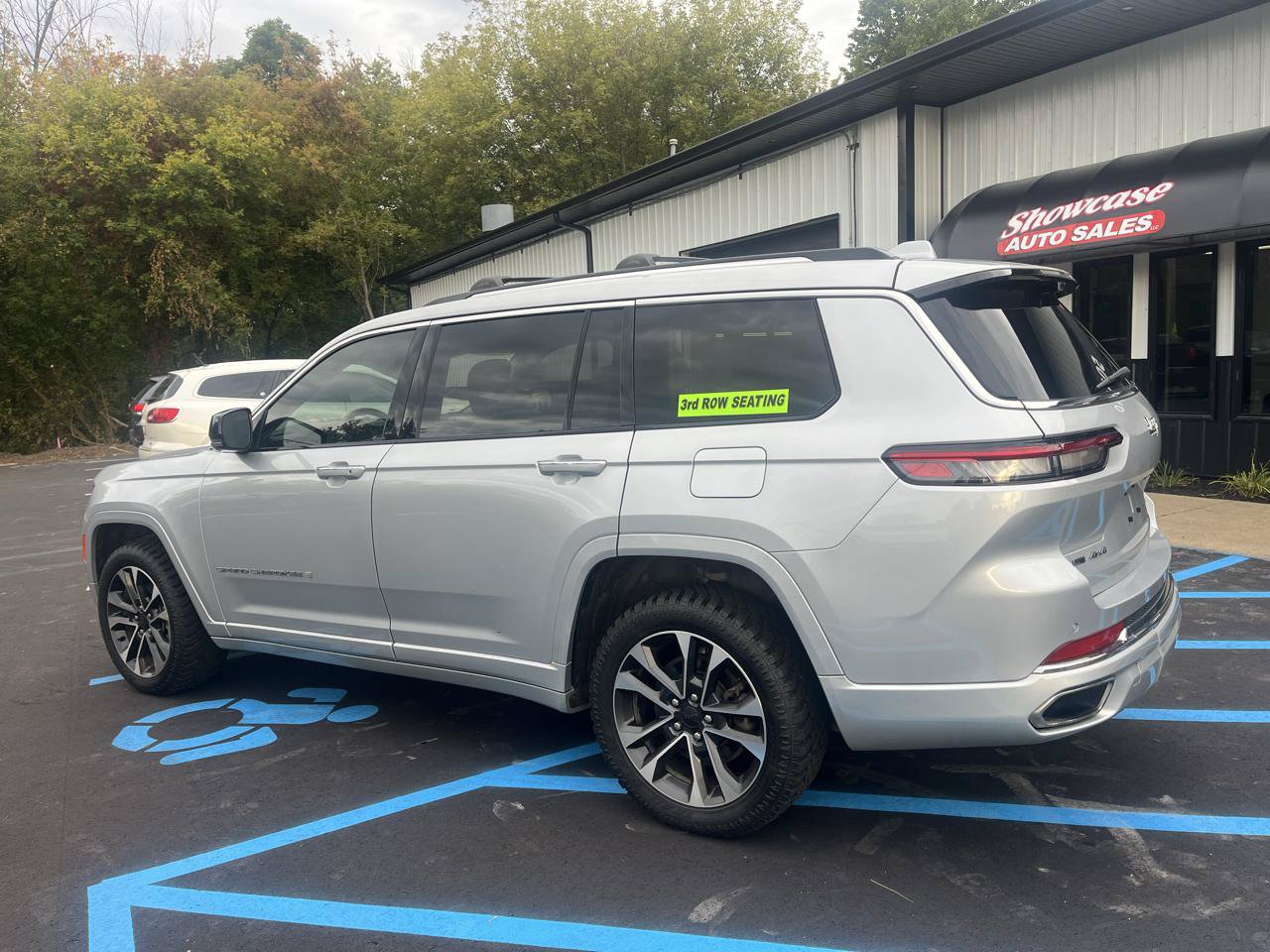 Used 2021 Jeep Grand Cherokee L Overland w/ Advanced Protech Group III AWD/4WD image 7