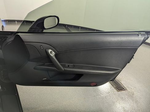 Used 2006 Chevrolet Corvette Convertible w/ Preferred Equipment Group image 27