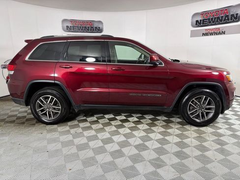 Used 2020 Jeep Grand Cherokee Laredo w/ 18" Wheel & 8.4" Radio Group RWD image 4