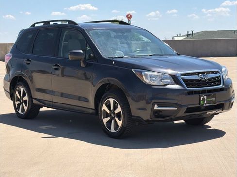 Used 2018 Subaru Forester 2.5i Premium w/ All-Weather Package AWD/4WD image 5