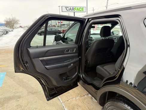 Used 2018 Ford Explorer XLT image 21