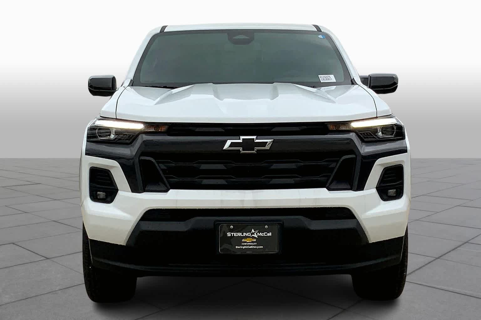 Used 2024 Chevrolet Colorado LT w/ LT Convenience Package III RWD image 2