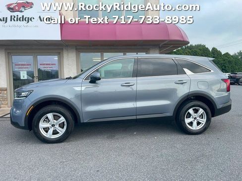 Used 2022 Kia Sorento LX image 4