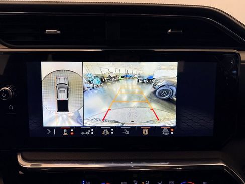 Used 2025 GMC Sierra 1500 Denali AWD/4WD image 25