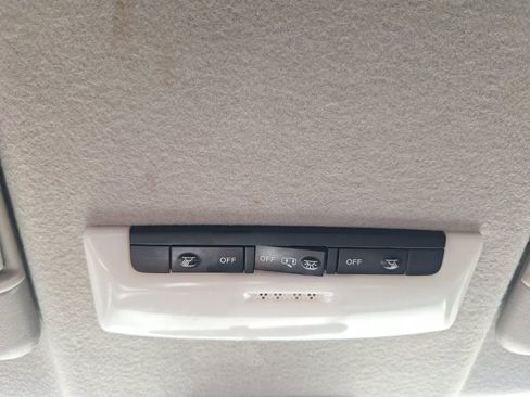 Used 2021 Nissan Kicks SR image 18