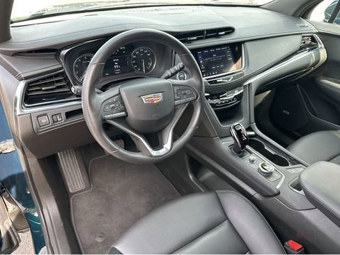 Certified 2024 Cadillac XT6 Luxury FWD image 23