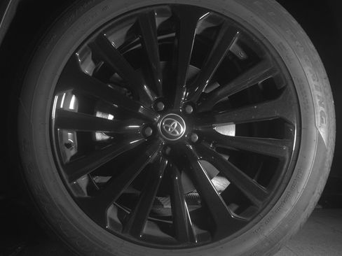 Used 2025 Toyota Highlander XSE image 12