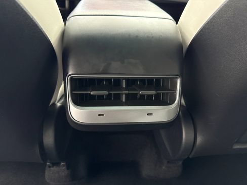 Used 2022 Tesla Model Y Performance AWD/4WD image 39