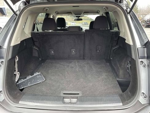 Used 2023 Nissan Rogue SV image 10