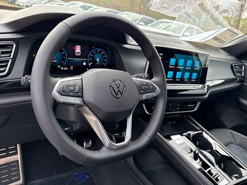 New 2026 Volkswagen Atlas Cross Sport SEL Premium R-Line image 6