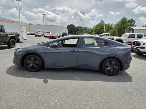 Certified 2025 Toyota Prius LE FWD image 4