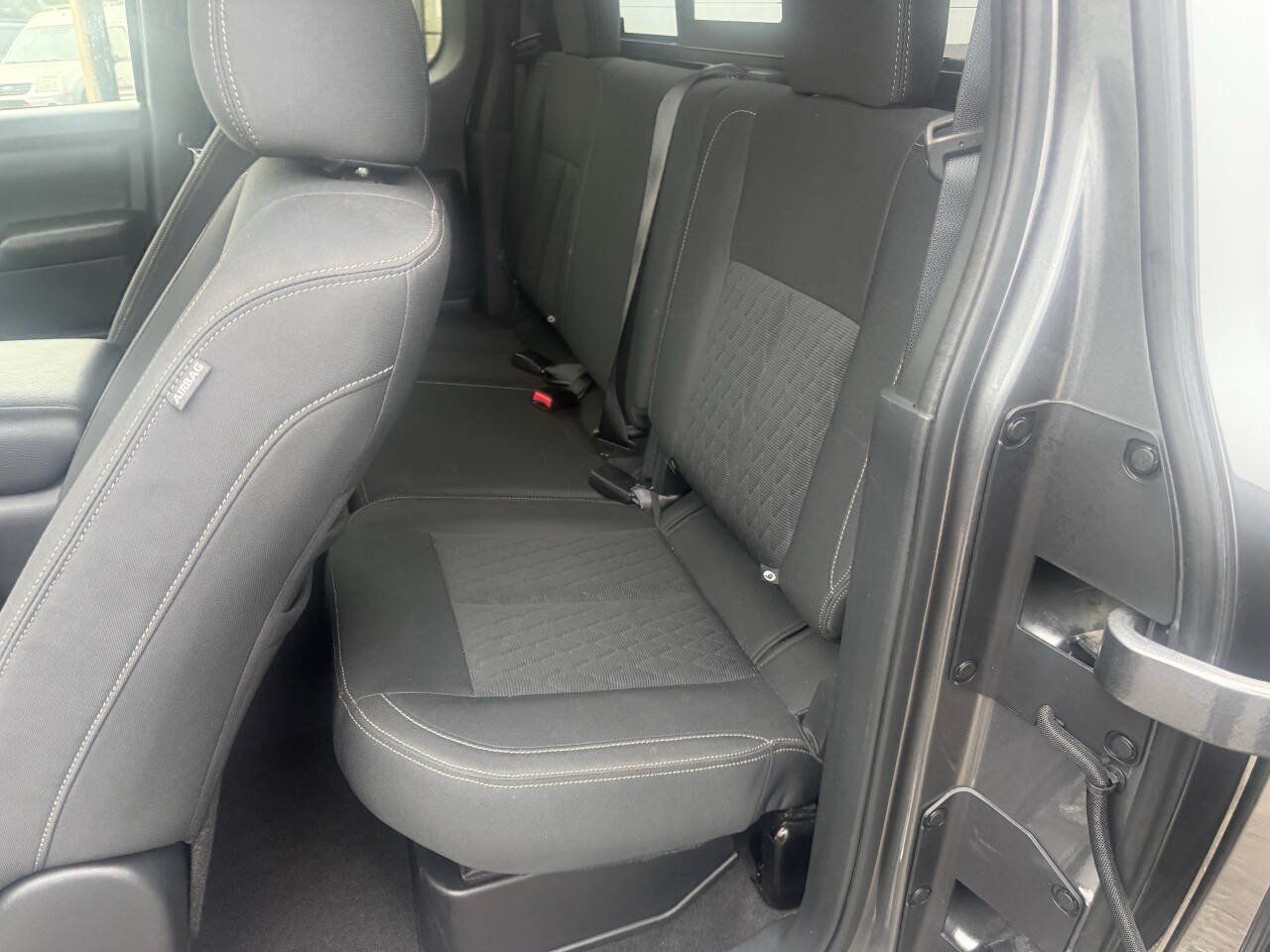 Used 2017 Nissan Titan SV RWD image 21