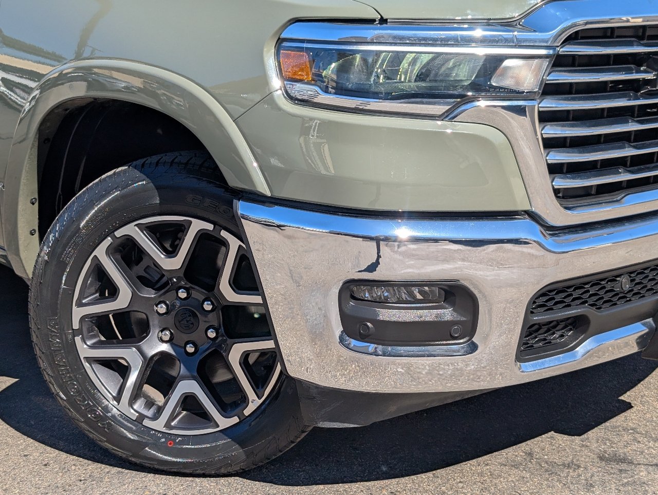 Used 2026 RAM 1500 Laramie AWD/4WD image 10